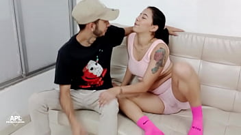 Preview 2 of 4xxx Hot - Mi cachonda vecina me da una mamada y termino follandola cuando mi madrastra no esta en la casa