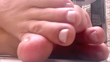 Preview 1 of Lucie Wild Breast Sucking - humilhando sua submissa in&uacute_til fazendo beijar os seus p&eacute_s