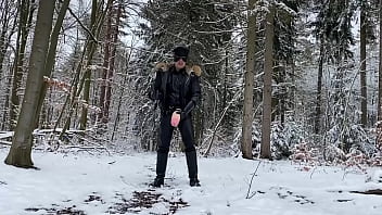 Preview 2 of Hom Wanking - BLACKLEATHERHANDS WITH MONSTERDILDO AND BULLWHIP