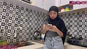 Preview 1 of Hairy Arab Wife Creampie - MUSLIM MOM VISIT MASSAGE SHOP,  MASSEUR WANNA SEX SLIDING HIS DICK