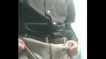 Preview 3 of Ellegal Affer - Lic. Guarda algo bajo el pantal&oacute_n