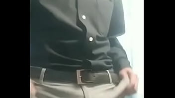 Preview 1 of Ellegal Affer - Lic. Guarda algo bajo el pantal&oacute_n