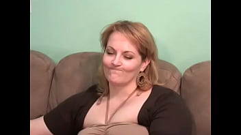 Preview 2 of Sexx Xxxx Negro Berotot - Big girl bends over and shows her nice plump ass and tits
