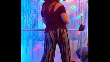 Preview 1 of Slave Aunty - Hotwife Steffi crazy pants pussy dance