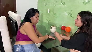 Preview 1 of Sunny Leone Xxx Pron Hub Japan - mi hermanastra esta descansando y le chupo sus tetas y co&ntilde_o hasta que se despierta para follar