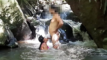 Preview 2 of Under Five Foot Tall Anal Sex - No ver&atilde_o nada melhor que dar o anus na cachoeira goza no cu