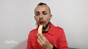Preview 3 of One Of Hotti Is - Comiendo un gran banano
