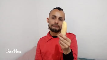 Preview 4 of One Of Hotti Is - Comiendo un gran banano