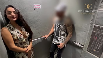 Preview 1 of Alia Butt Bikini - Laydy meets a person in the elevator and wants to fuck him right there,  they go to the bedroom and he fucks her after a deep blowjob