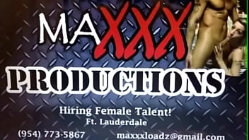 Preview 1 of Oman Mms Xxx - ITALIAN POUND MACHINE VS SEXY FIRST TIMER MILF PUSSY POUNDING XXX SEX