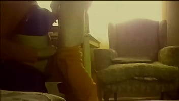Preview 1 of Teen Filiphine - Claudia delivery de puta, se prende de la pija antes de entregar en cuatro por la cola y terminar a los gritos