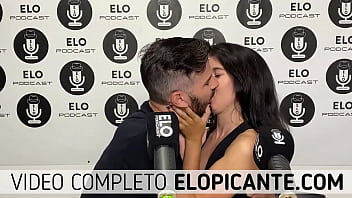 Preview 2 of Mom Going White - YANI JUEGA PIEDRA PAPEL O TIJERA CON ELO PODCAST