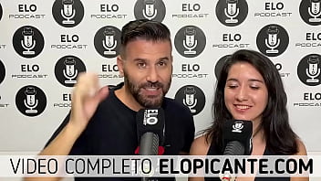 Preview 1 of Mom Going White - YANI JUEGA PIEDRA PAPEL O TIJERA CON ELO PODCAST