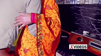 Preview 1 of Doge Bf Vidoes Jabrdst - निशा भाभी की चूत चाट कर उसके बॉयफ्रेंड ने किचन में चोदा