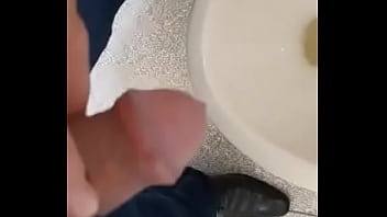 Preview 3 of Dana Vispoly - Mijando um pouco! N&atilde_o s&oacute_ de porra um pinto vive!