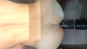 Preview 4 of On Sheerp - jeune mec gay se d&eacute_fonce le cul avec un gode enorme
