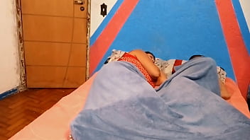 Preview 1 of Jungal Love - CORNINHO COM SONO PESADO,  ENQUANTO ELE COCHILA EU FODO COM O PRIMO DELE