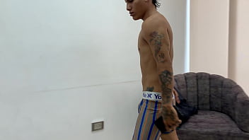 Preview 1 of First Time Hot Sex School - Descubro a la puta de mi madrastra jugando con mi ropa interior y hace que me la folle muy duro hasta correrme.