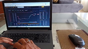 Preview 1 of Trade Porn - Encontre la forma de cogerme a mi tio porque soy una sobrina caliente que me lo follea mi tio  a escondida y casi nos pilla Sobrina mamona de culo grande