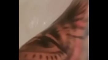 Preview 2 of Sleeping To Xxx Stori - En la ducha