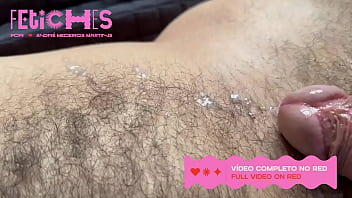 Preview 4 of 18 Old Boy Mom - PELOS - garoto peludo se exibe e &eacute_ mamado - V&Iacute_DEO COMPLETO no RED