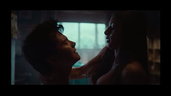 Preview 2 of Engel Viki - Mimi Keene On &ldquo_Sex Education&rdquo_ 302