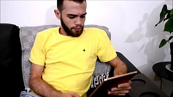 Preview 1 of Sabahat Sex - ENTREGADOR DOTADO