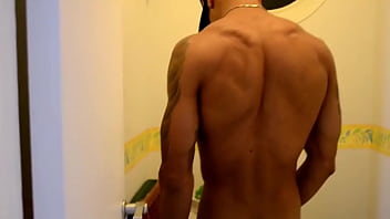 Preview 1 of Pomer De T - CARA DEVORANDO NOVINHO
