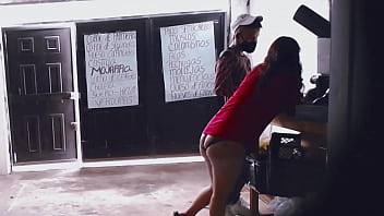 Preview 4 of Virgin Xpress - Seducing the technician at home (Delivery). I call the young guy who repairs cell phones and I show him my ass in a lingerie thong. DeisyYeraldine big Venezuelan bitch in Valledupar,  Colombia (I love fucking with strangers)