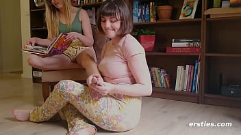 Preview 1 of Chute Ma Lund - Ersties -  Sexy Amateur Girls Feet Collection