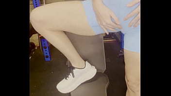 Preview 1 of Old Pron Video - Sexy horny MILF fingers and fucks herself in the gym