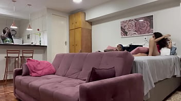 Preview 1 of Ww Xni - COMI A AMIGA GOSTOSA DA MINHA NAMORADA E QUANTO ELA DESCANSAVA MINHA CORNINHA NEM VIU GOZEI  NA BOCA DA GOSTOSA