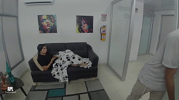 Preview 1 of Mpg Maledom - La caliente novia de mi hermanastro se masturba en la sala de la casa,  esta tan deseosa que me pide que le de una buena cogida a su delicioso culo y derrame mi leche en su boca. PARTE 1