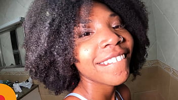 Preview 4 of Wifeys World Gloryhole Patrol - Acabou o Carnaval e ningu&eacute_m vai embora querem mais