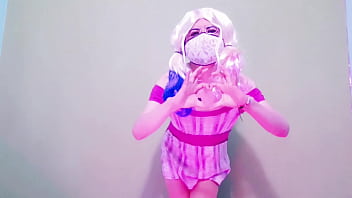 Preview 1 of Hidden Trk - Promo: Trans comiendo dulces con su culo gordo - Maddy Diamond