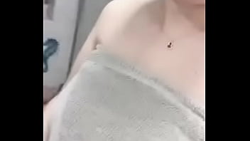 Preview 1 of Hindi Sex Moves - 露乳