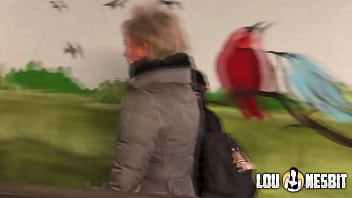 Preview 1 of Ass Worshiq - von &auml_lterer Freundin verf&uuml_hrt by Lou Nesbit,  Lia Louise