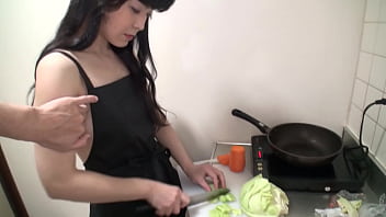 Preview 1 of Pakistan Sleeping Anybunny - 裸エプロンで熟女をハメてヤりましたVol.2 - 小町かおり 2