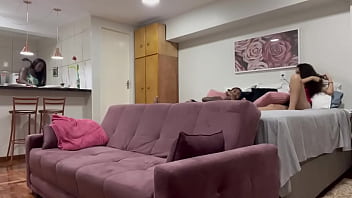 Preview 1 of Granny Mastura - MINHA NOVINHA TROUXE A FERNANDA CHOCOLATE AMIGA DELA EM CASA E EU COMI ELA SEM ELA VER DE TES&Atilde_O PRETA GOSTOSA (Completo no r&aacute_dio ligado meu)