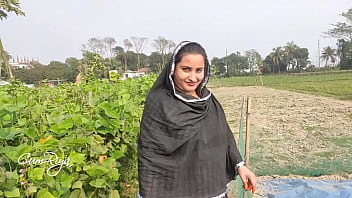 Preview 1 of Wife Video Store Stramger - Real Village Bhabhi Outdoor Sex