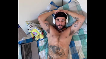 Preview 4 of Amateur Oral Sex - Puto tatuado tocando punheta