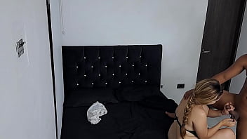 Preview 2 of Nude Dobra - Llevo a mi hermanastra a un hotel,  qu&eacute_ buena es chupando verga
