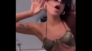 Preview 2 of Klinton Daughter - Anitta Deixa Vazar L&aacute_bios Da Bucetinha Veja R&aacute_pido