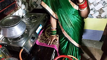 Preview 1 of Sexy Vdeos 19 Years - किचन में काम कर रही भाबीजी को चोदा जब  घर में कोई नहीं था ! रियल हिंदी आवाज में