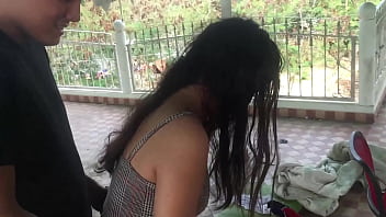 Preview 1 of Bj Therapy - Encuentro a mi hermanastra en la terraza mientras arregla la ropa y me la follo bn rico