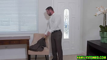 Preview 2 of Sheal Pak - Stepdaughter Bianca Bangs makes her stepdad gets turned on with the smell of her pussy
