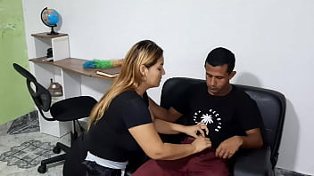 Preview 2 of Small Porntube - La convenzo de que me haga una mamada y me la termino follando