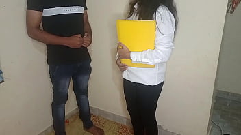 Preview 1 of Tainxx Com - सैलरी बढ़वाने के लिए सेक्रेटरी बॉस से ऑफिस ऑफिस बाथरूम में चुदी ! डर्टी हिंदी आवाज में
