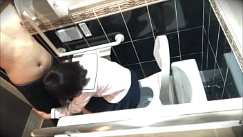 Preview 1 of Anal Blonde Mature - J◯足の裏が好きすぎる。2ヶ月洗ってない酢のような臭いがする靴下で足コキ・乳首攻めされて我慢できずにキツキツのマンコに挿れてお互いイキまくりました。
