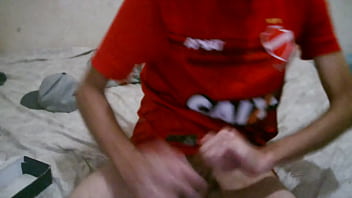 Preview 3 of Brrzil Moms - tirando leite para dormir mais pesado